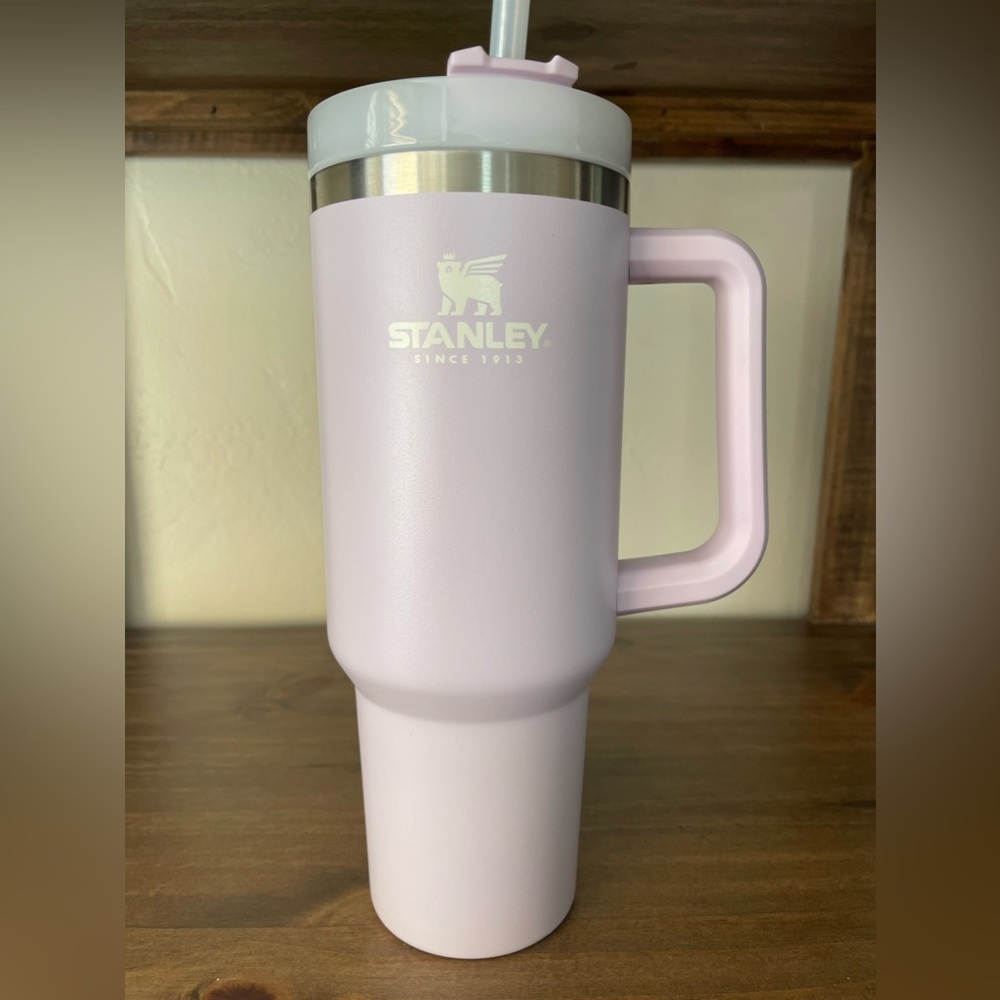 Stanley - 40oz Quencher Orchid. Only used once - with water.